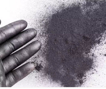 Standardowy grafit surowcowy o zawartości węgla 95 procent, próbka idealna do różnych zastosowań przemysłowych i produkcyjnych